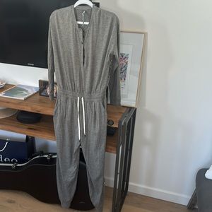 Vuori nwot size small l/sleeve jump suit
